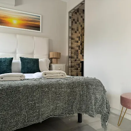 Casa Naranja, Cabopino 2 Pools & Heated Indoor Pool 公寓 *