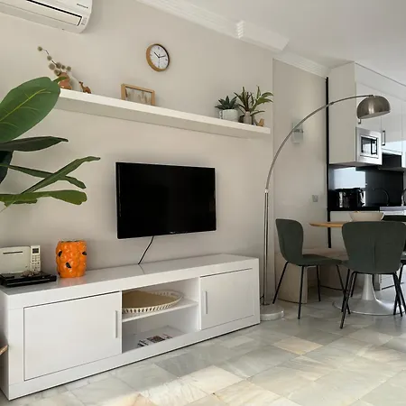 Casa Naranja, Cabopino 2 Pools & Heated Indoor Pool 公寓 *