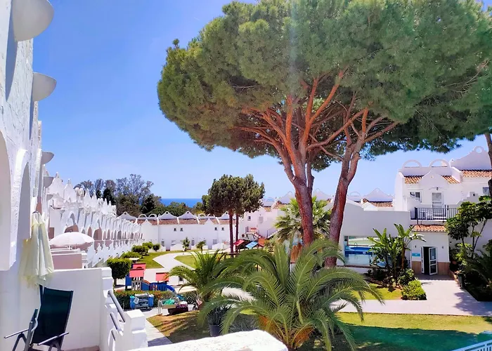 Casa Naranja, Cabopino 2 Pools & Heated Indoor Pool Марбелья